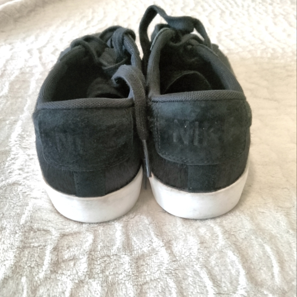 Nike Blazers Low Lux Shoes - Picture 3 of 6